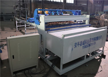中国 ステンレス鋼の鉄条網の網の溶接機の丈夫な構造の長い耐用年数 サプライヤー