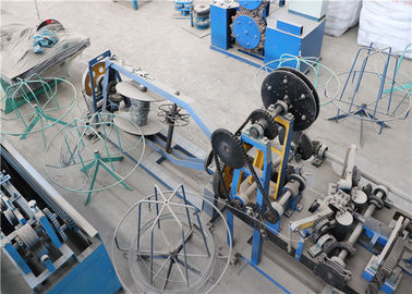中国 フル オートの有刺鉄線機械、装置を囲うねじれのBarb二重ワイヤー サプライヤー