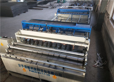中国 低炭素鋼鉄塀の網の溶接機PLC制御低い電力の消費 サプライヤー